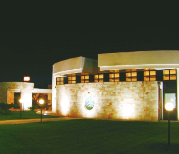 L'esterno di notte
