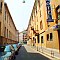La via dell'hotel