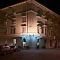 L'esterno di notte