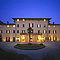 L'esterno di notte