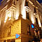 L'esterno di notte