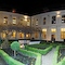 L'esterno di notte