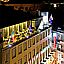 L'esterno di notte