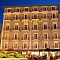 L'esterno di notte