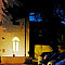 L'esterno di notte