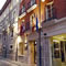 La via dell'hotel