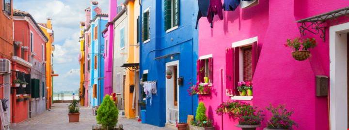 Burano In Italia ci sono dei luoghi belli da sembrare finti