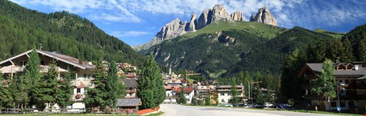 Canazei_126177572 In Italia ci sono dei luoghi belli da sembrare finti
