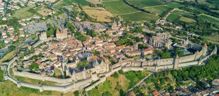 Carcassonne È tra le maggiori città murate d'Europa, ed è un incanto