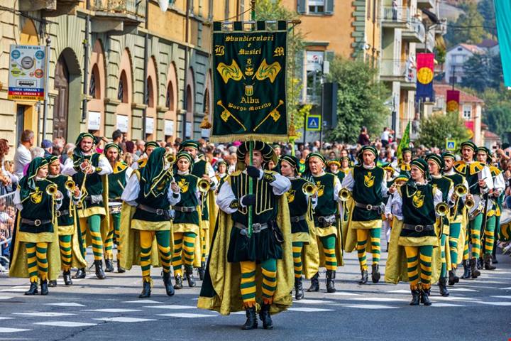 Carnevale in Piemonte: date, programma ed eventi da non perdere