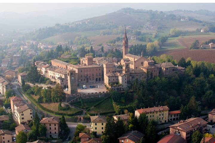 Castelvetro Il giro d'Italia in 10 vini: i borghi del vino