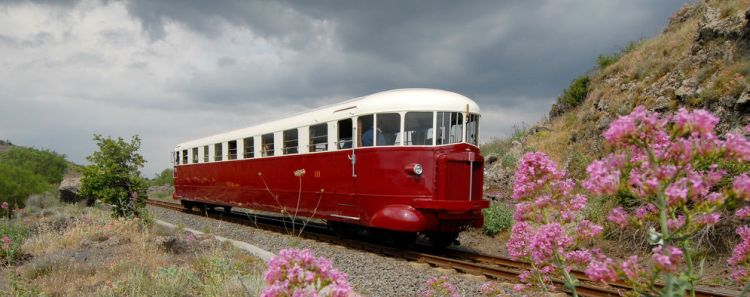 Vacanze in treno, i percorsi più estremi