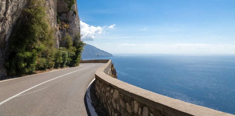 Viaggi on the road, sono loro le strade più emozionanti in Europa