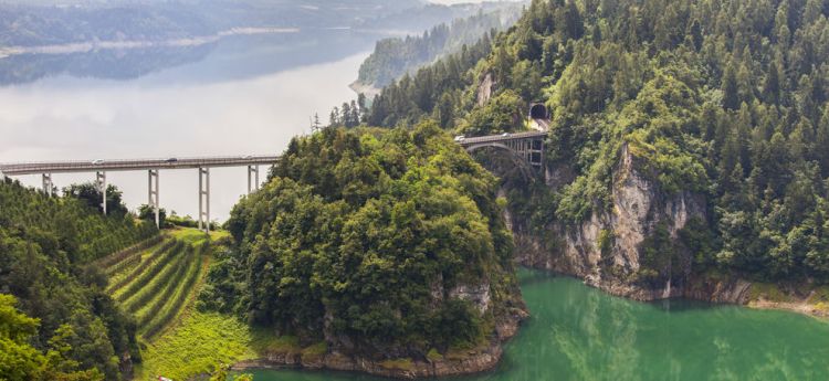 Viaggi da brivido alla scoperta dei ponti più alti del mondo