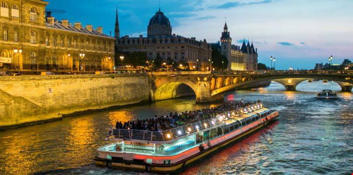 Parigi_Senna Capodanno 2018, i luoghi migliori dove festeggiare