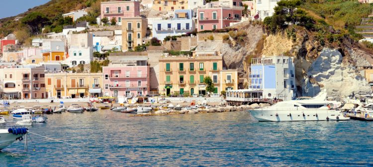 Primavera al mare, dove andare in Italia  