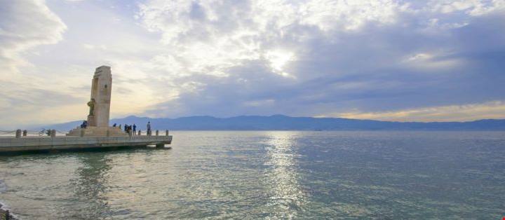 Reggio_Calabria In questa città c'è il chilometro più bello d'Italia: la sua è una vista che emoziona
