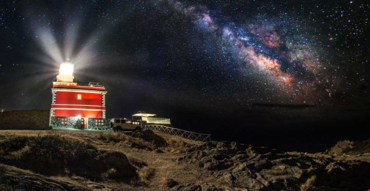 Spartivento In un faro o in una bolla, per un viaggio fuori dagli schemi