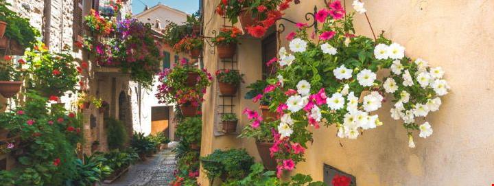 Spello In Italia ci sono dei luoghi belli da sembrare finti