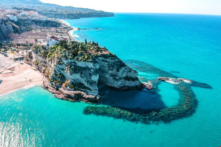 Tropea_Mare Al mare con Lidl e PaesiOnLine: le cinque spiagge più belle d’Italia
