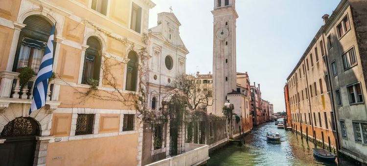 Tutte le torri pendenti in giro per il mondo