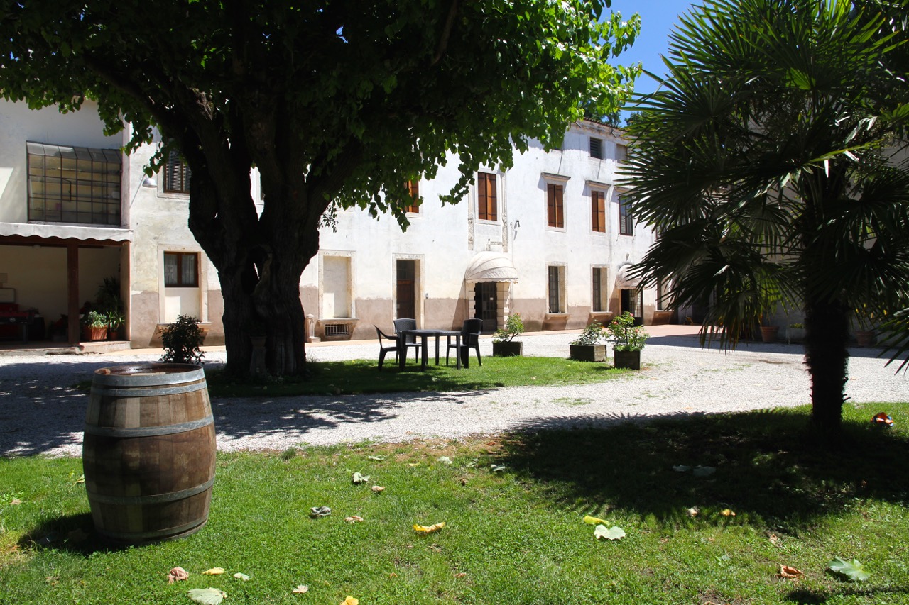 Qualità, storia, gusto e accoglienza, alla scoperta di Distilleria F.lli Brunello