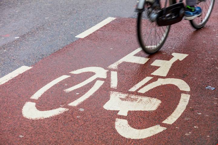 Ad Overloon, in Olanda, è nata una pista ciclabile dentro a un museo