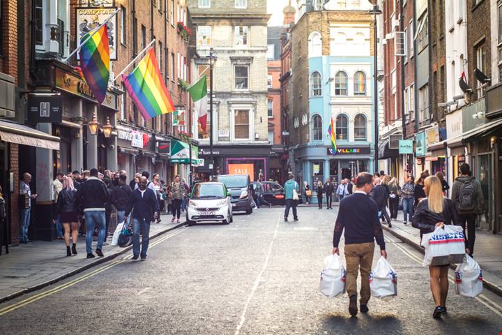 Dove l'accoglienza è di casa: le 5 città gay-friendly d'Europa per celebrare il Pride Month