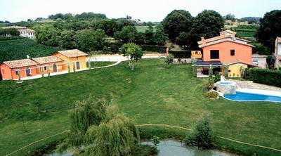Bed and Breakfast Borgo Tre Case