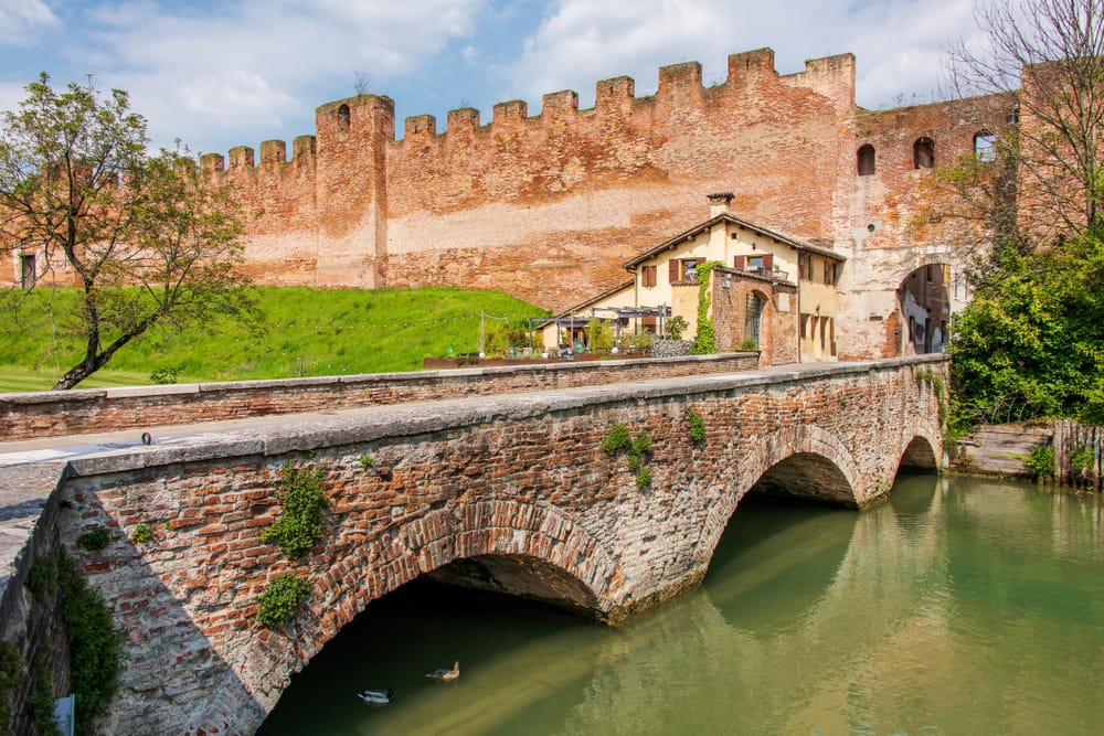 Castelfranco ponte su fiume