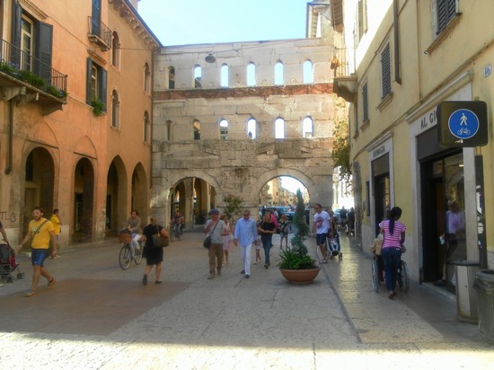 Photo porta verona in Verona - Pictures and Images of Verona 
