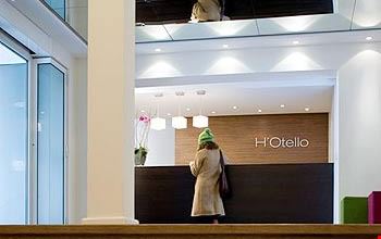 L'atrio dell'hotel L'atrio dell'hotel