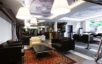 L'atrio dell'hotel L'atrio dell'hotel