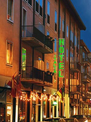L'esterno di notte