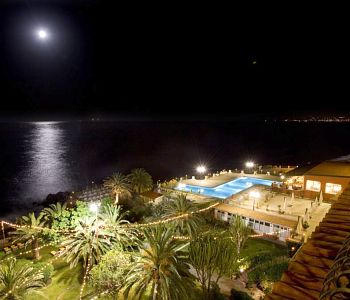 L'esterno di notte