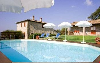Agriturismo - L'esterno Agriturismo - L'esterno