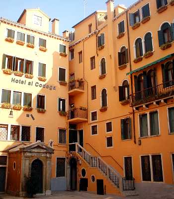 La facciata