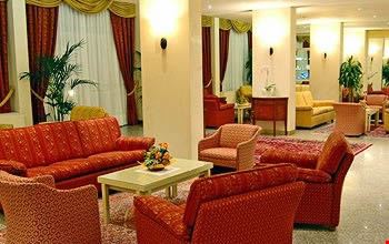 L'atrio dell'hotel L'atrio dell'hotel