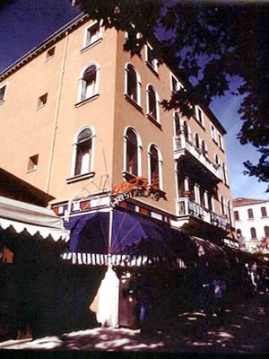 Esterno
