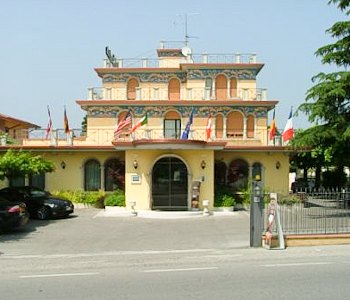 La facciata