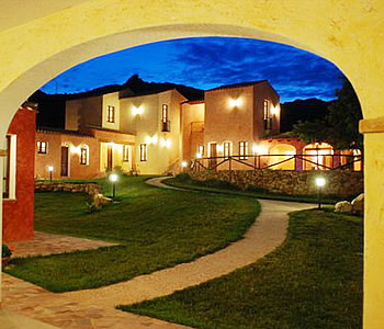 L'esterno di notte