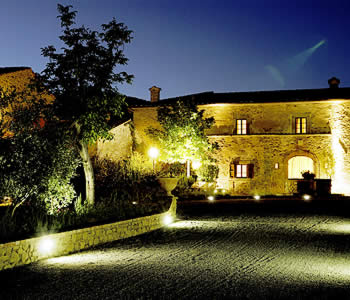 L'esterno di notte