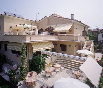 Esterno
