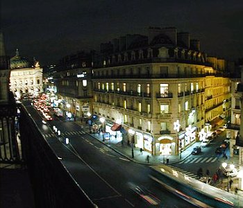 L'esterno di notte
