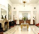 L'atrio dell'hotel L'atrio dell'hotel