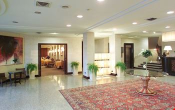 L'atrio dell'hotel L'atrio dell'hotel