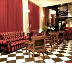 L'atrio dell'hotel L'atrio dell'hotel