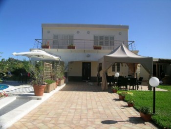 Esterno