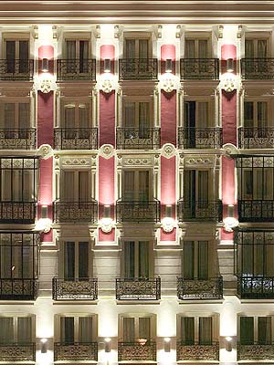 L'esterno di notte