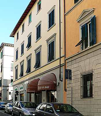 La facciata
